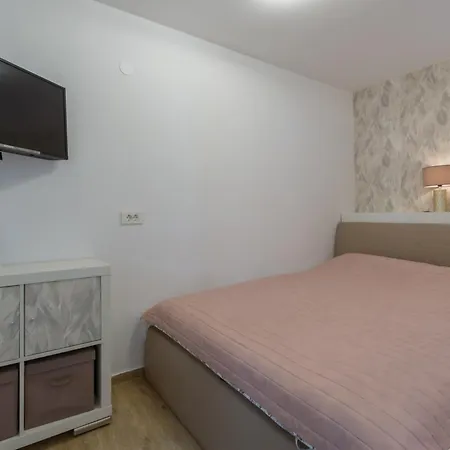Holiday home Family Friendly House With A Swimming Pool Lovrecica, - 22979 Umag